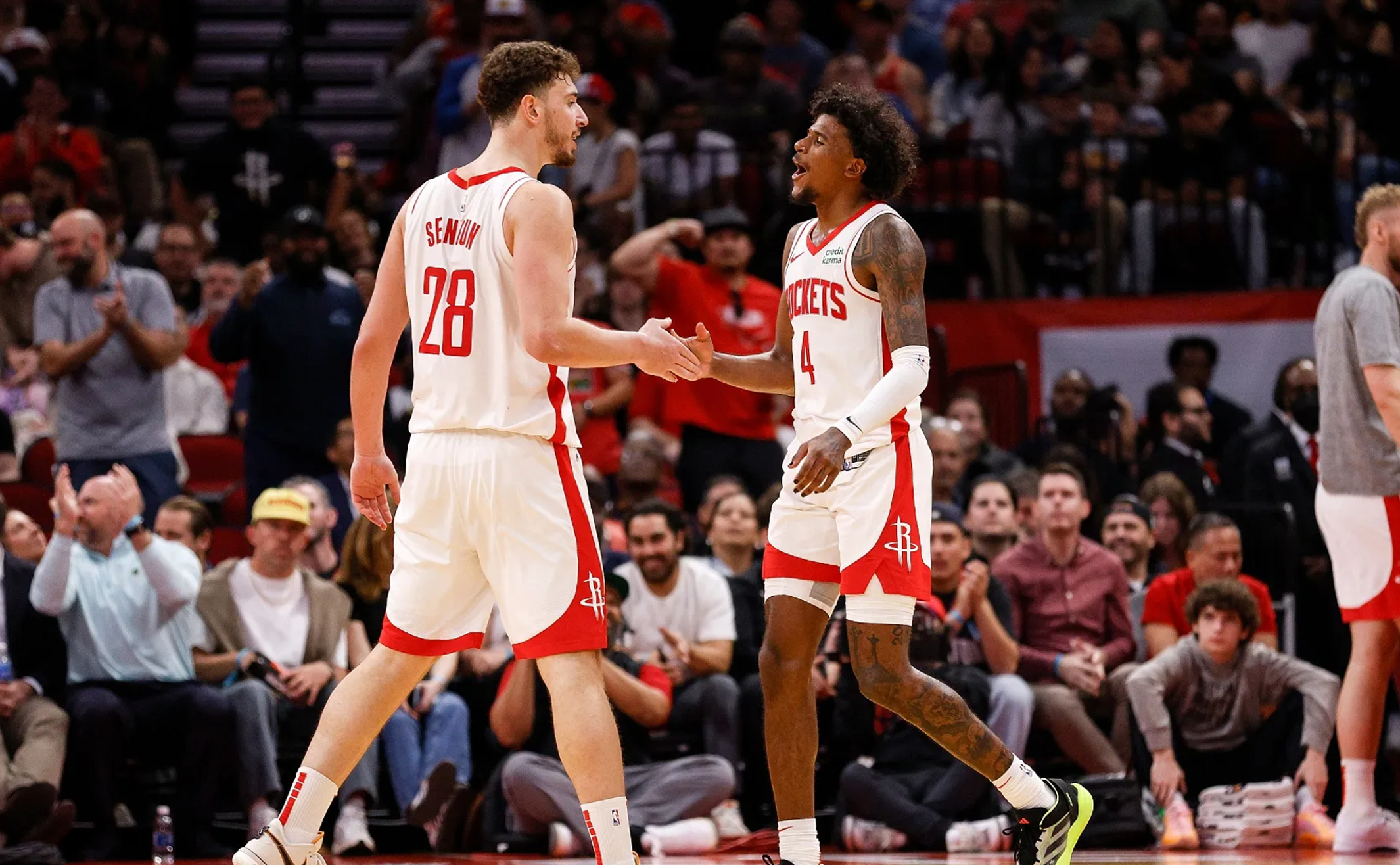 关于密尔沃基雄鹿训练开放日，加时末段更衣室发声引欢呼，NBA总决赛在即，球队文化再被提及的信息-玖鼎在线入口