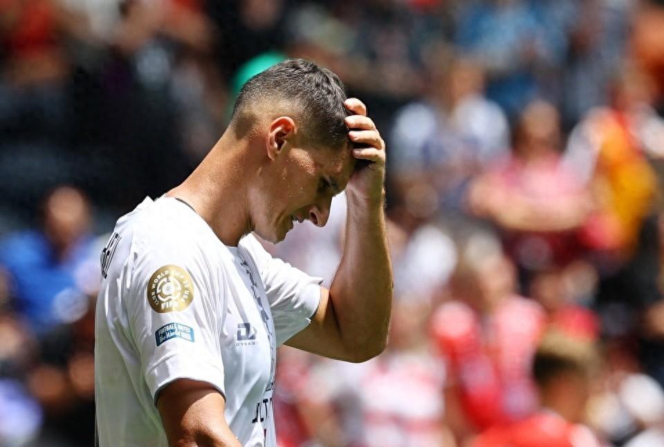 里程碑夜拜仁慕尼黑临场应变；西甲冲刺阶段刷纪录；赛场秩序良好；球探报告显示潜力的简单介绍